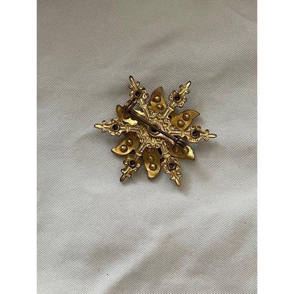 Vintage Green / Clear Rhinestone Gold Tone Snowflake/Floral Brooch - Picture 6 of 10
